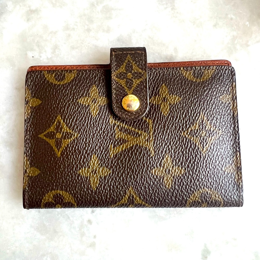 Louis Vuitton card holder w/bag!